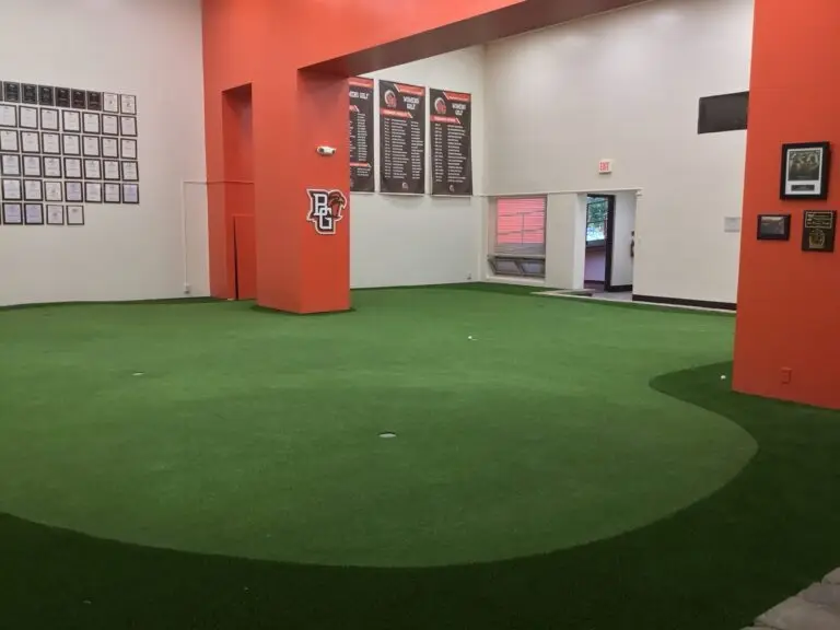 Indoor University Training Putting Green