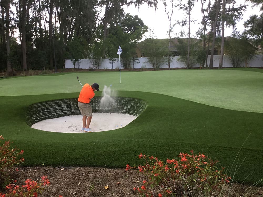 bunker-shot-par-3-green-with-synthetic-grass