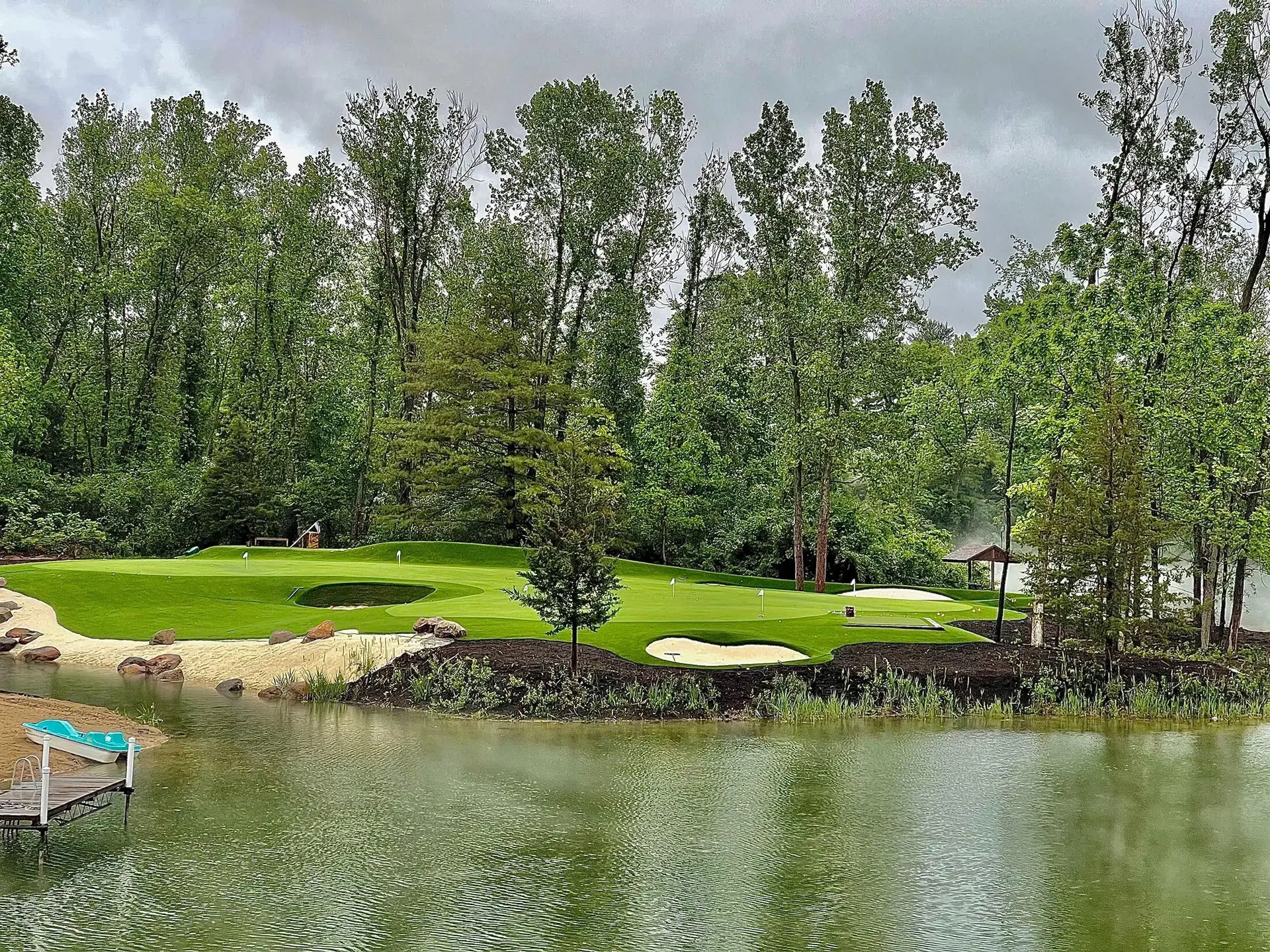 waterside custom putting green installers