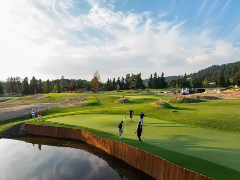 Shortland Golf Club 19-hole Public Par 3 Golf Course by Celebrity Greens